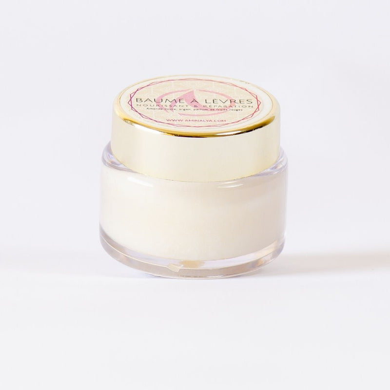 بلسم الشفاه يغذي ويرطب ويحمي شفتيك. بفضل التركيبة التي تجمع بين الأركان واللوز الحلو 